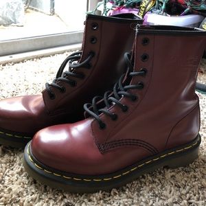 Dr. Martens Womens 7 maroon used